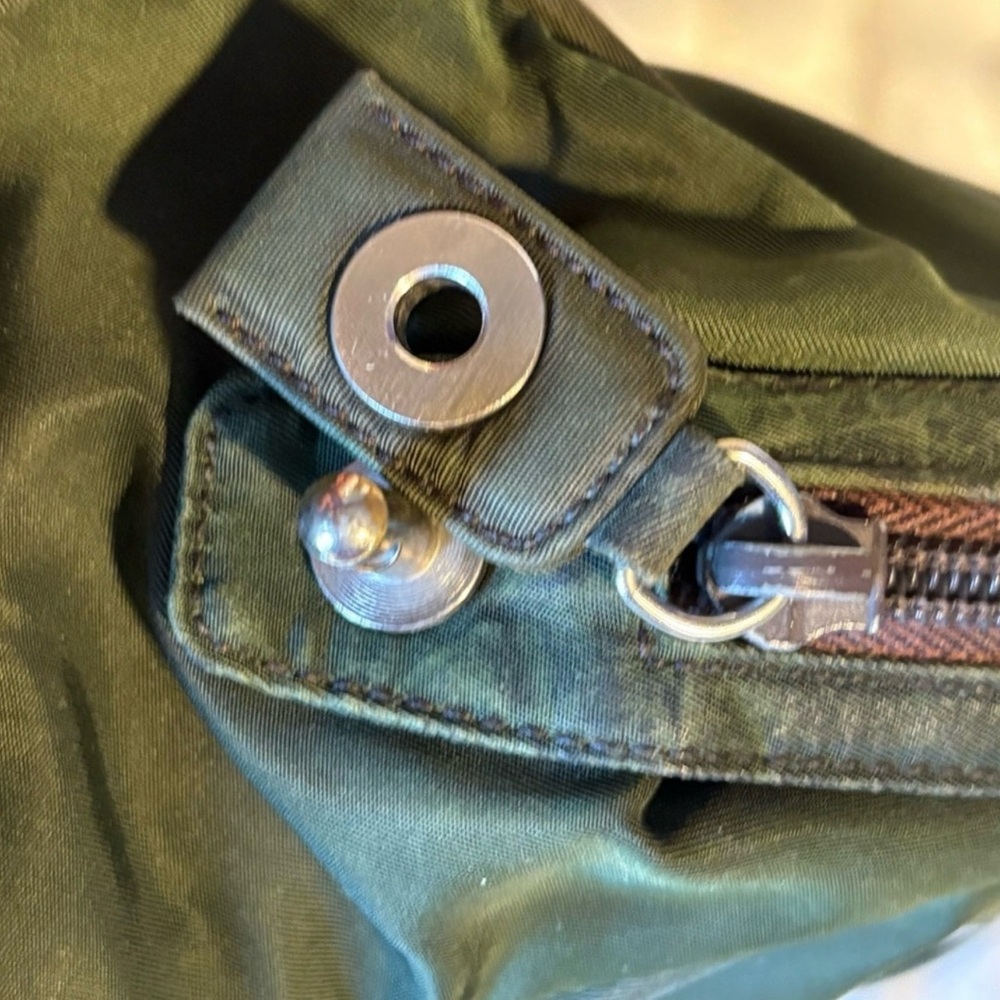 Prada nylon bag with lock and 2 keys - Picture 10 of 10